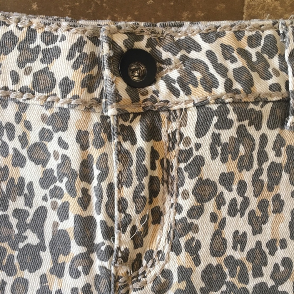 Animal Print Shorts - Picture 7 of 7